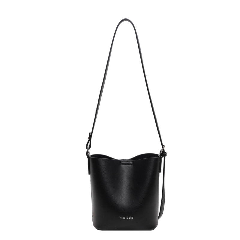 XSRRRSHOP 2025 Simple texture underarm bucket bag women's popular new niche design versatile messenger bag high-end shoulder bag