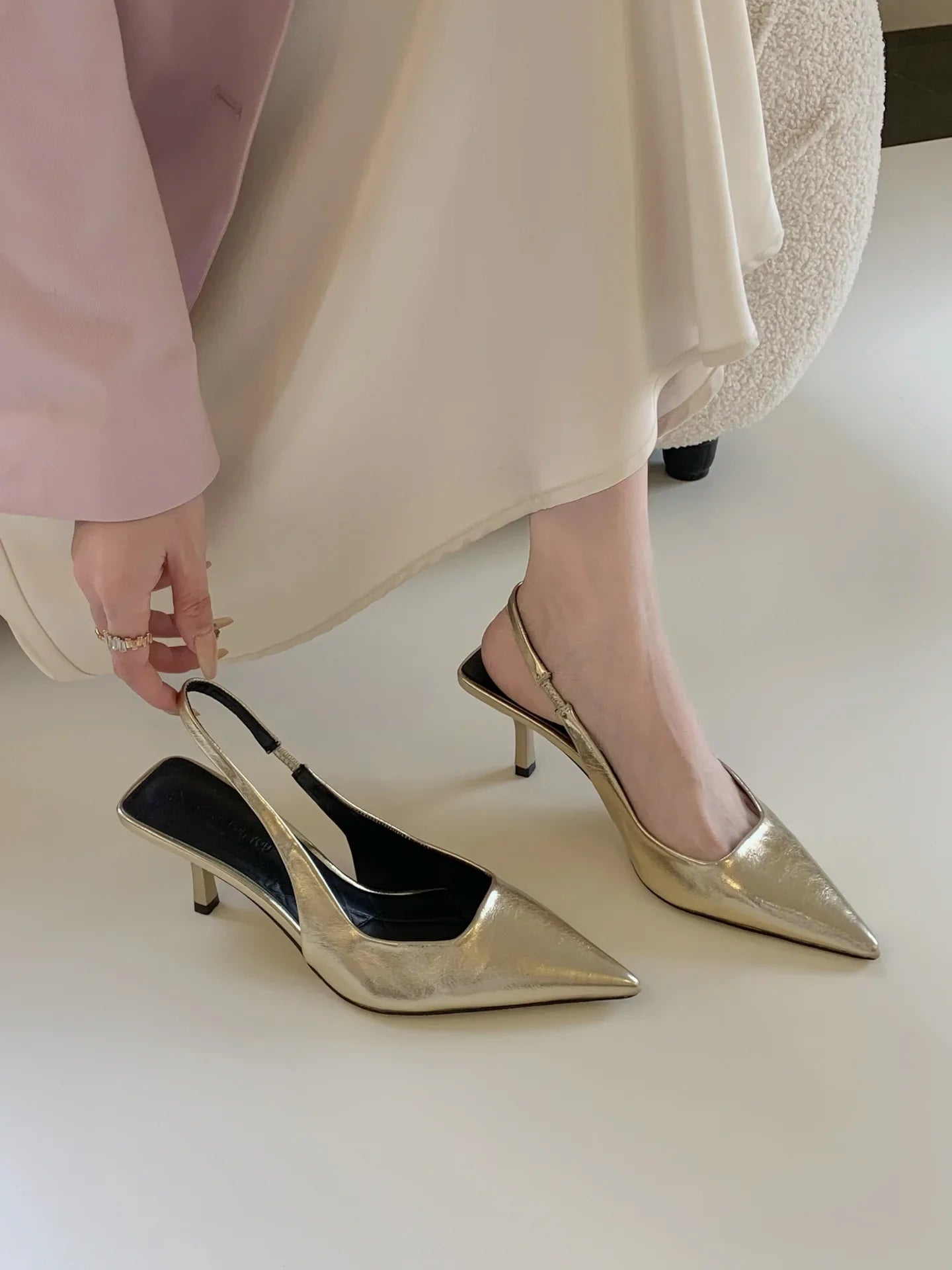 Hnewly Elegant Low Heeled Sandals Women Kitten Heels Spring Summer Gold Pumps Pointed Toe Wedding Office Ladies Shoes Slingback