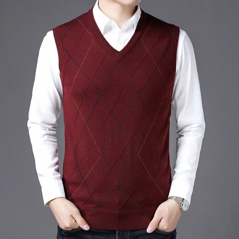 Men's Casual Sweater Vest Warm and Comfortable Vest in Autumn and Winter Oversized V-neck Sleeveless Sweater