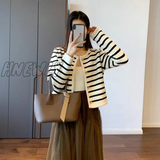 Hnewly Korean Fashion Sweater Cardigan White Black Striped Knitted Sweater Women Short Cardigan Long Sleeve Cardigan Female Winter