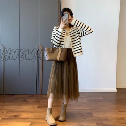 Hnewly Korean Fashion Sweater Cardigan White Black Striped Knitted Sweater Women Short Cardigan Long Sleeve Cardigan Female Winter