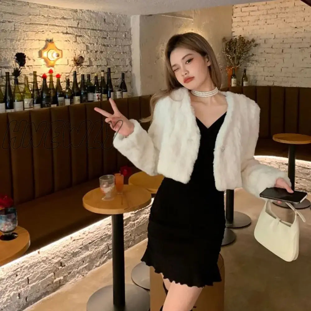 Hnewly Winter White Lamb Wool Crop Tops Women Korean Elegant Long Sleeve Plush Coat Ladies Fashion Party V-Neck Faux Fur Jackets